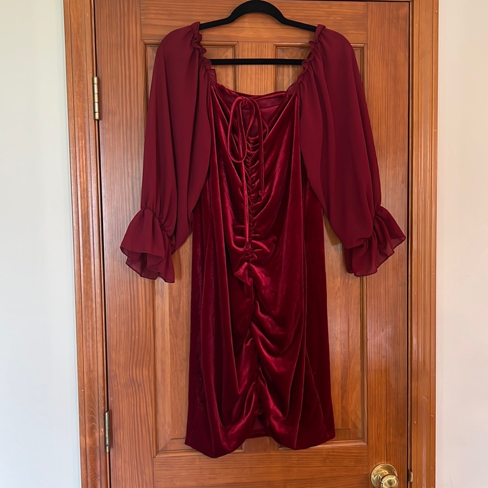 Never worn. Shein 1X velvet cranberry dress. Tie top. Rouched body. Smoke free